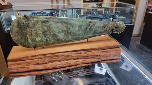 Mere Kawakawa Inanga - Greenstone Short Club