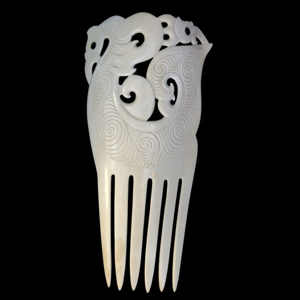 Heru Parāoa - Whale Bone Comb - Sands Carving Studio
