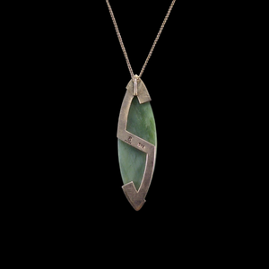 Hei Kakī Kawata me Pounamu - Silver & Greenstone Necklace