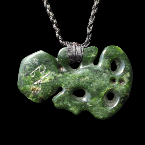 Hei Tiki Kawakawa - Greenstone Tiki Pendant