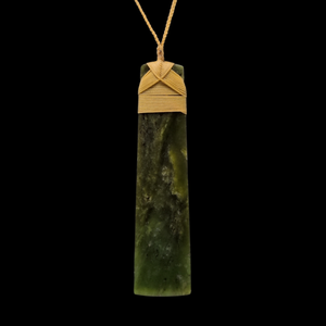 Hei Toki Kawakawa - Greenstone Adze Pendant