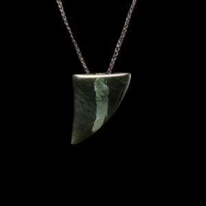 Rei Puta Tangiwai - Greenstone Tooth Pendant