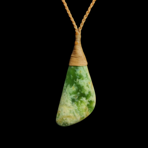 Roimata White Flower Kahurangi- Greenstone Teardrop Pendant