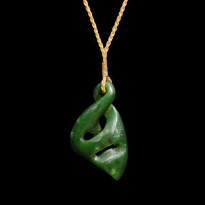 Pikorua Kahurangi - Greenstone Twist Pendant - Sands Carving Studio