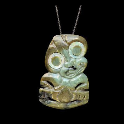 Hei Tiki Inanga- Greenstone Tiki Pendant - Sands Carving Studio