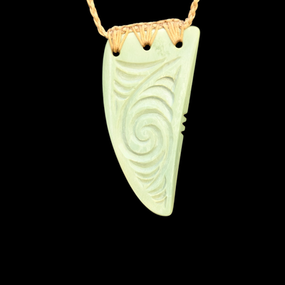 Rei Puta Inanga - Greenstone Tooth Pendant