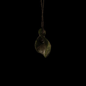 Kawakawa Pikorua - Twist Pendant