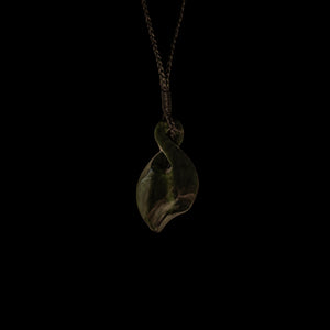 Kawakawa Pikorua - Twist Pendant