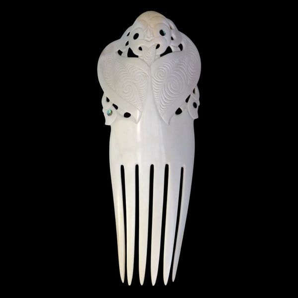 Heru Parāoa - Whale Bone Comb - Sands Carving Studio