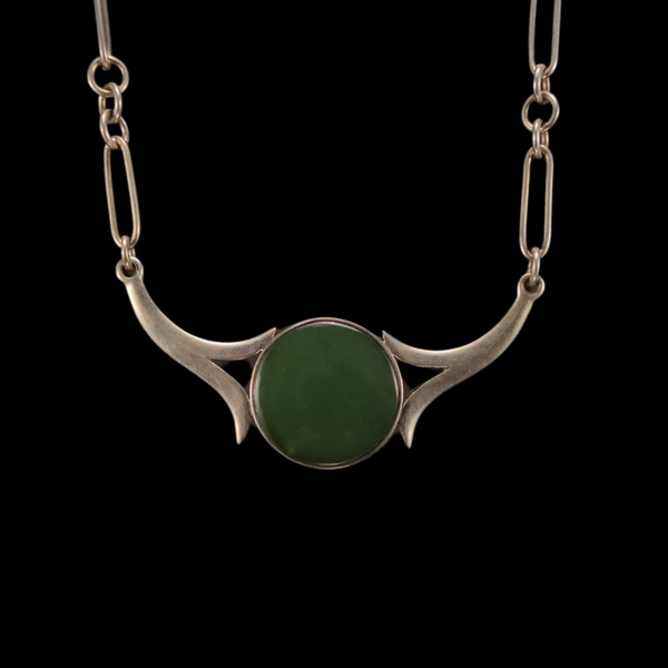 Mau Kakī Kawata me Pounamu - Silver & Greenstone Necklace