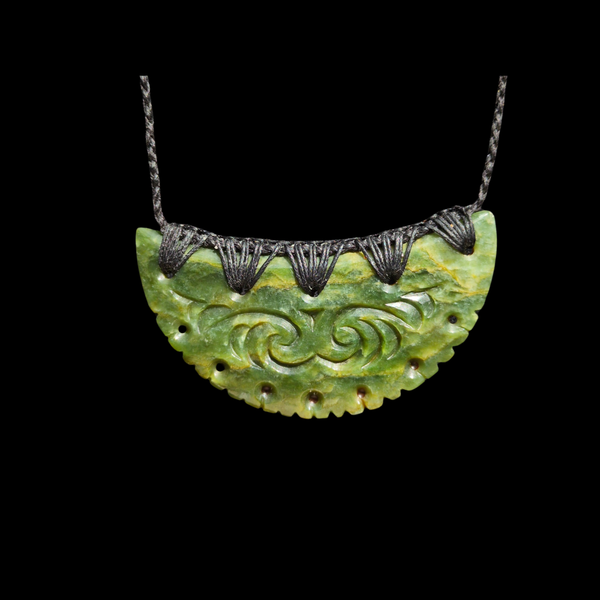 Kōuma Raukaraka - Greenstone Breastplate Pendant