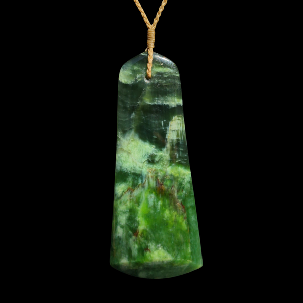 Hei Toki Pipiwharauoroa Inanga- Greenstone Adze Pendant