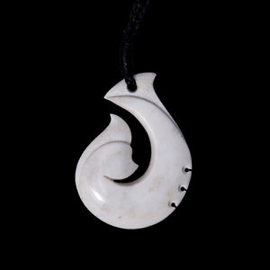 Hei Matau-Hiku Tohorā - Contemporary Whale Tail-Hook Pendant