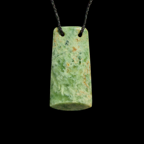 Hei Toki White Flower Kahurangi - Greenstone Adze Pendant