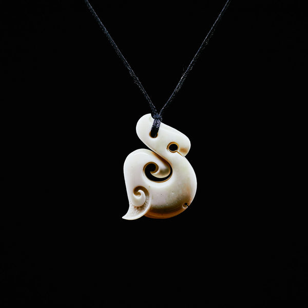 New Zealand Maori spiral pendant natural cow bone hand-carved daily wear  personality unique birthday gift - Shop XKCHIEF- Handmade Jewelry Necklaces  - Pinkoi