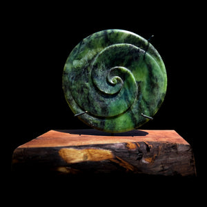 Raukaraka Pounamu Taurua Koru - Polished Double Spiral Disc Sculpture