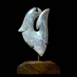 Raukaraka Manaia Matau - Marsden Jade Guardian Hook Skulptur